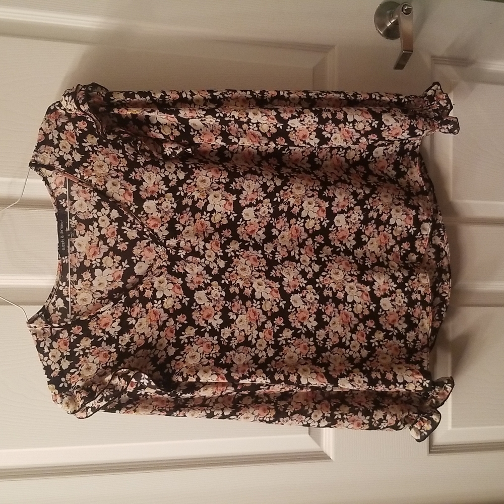 Sm black back ground flower blouse